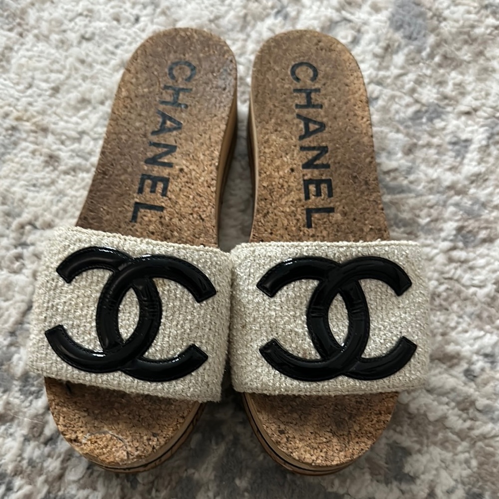 💯AUTH. Chanel cork sliders size 37
